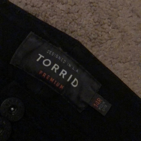 Women's Torrid Ripped Black Jeans - Picture 4 of 4